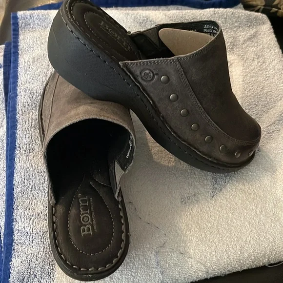 Born Majesty Gray Leather Studded Slip On Clogs Shoes Womens 7 M NEW WITHOUT BOX - Picture 3 of 6
